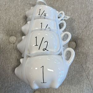 Rae Dunn Pig measuring cups